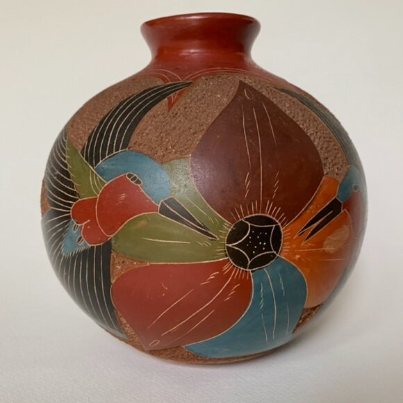 Ceramic vase, by Nicaraguan artist, Roger Calero - Picture 1 of 6